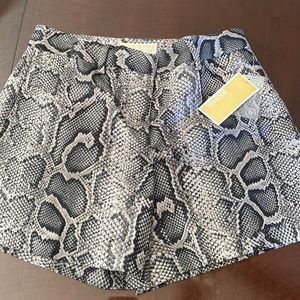 MICHAEL KORS SHORT